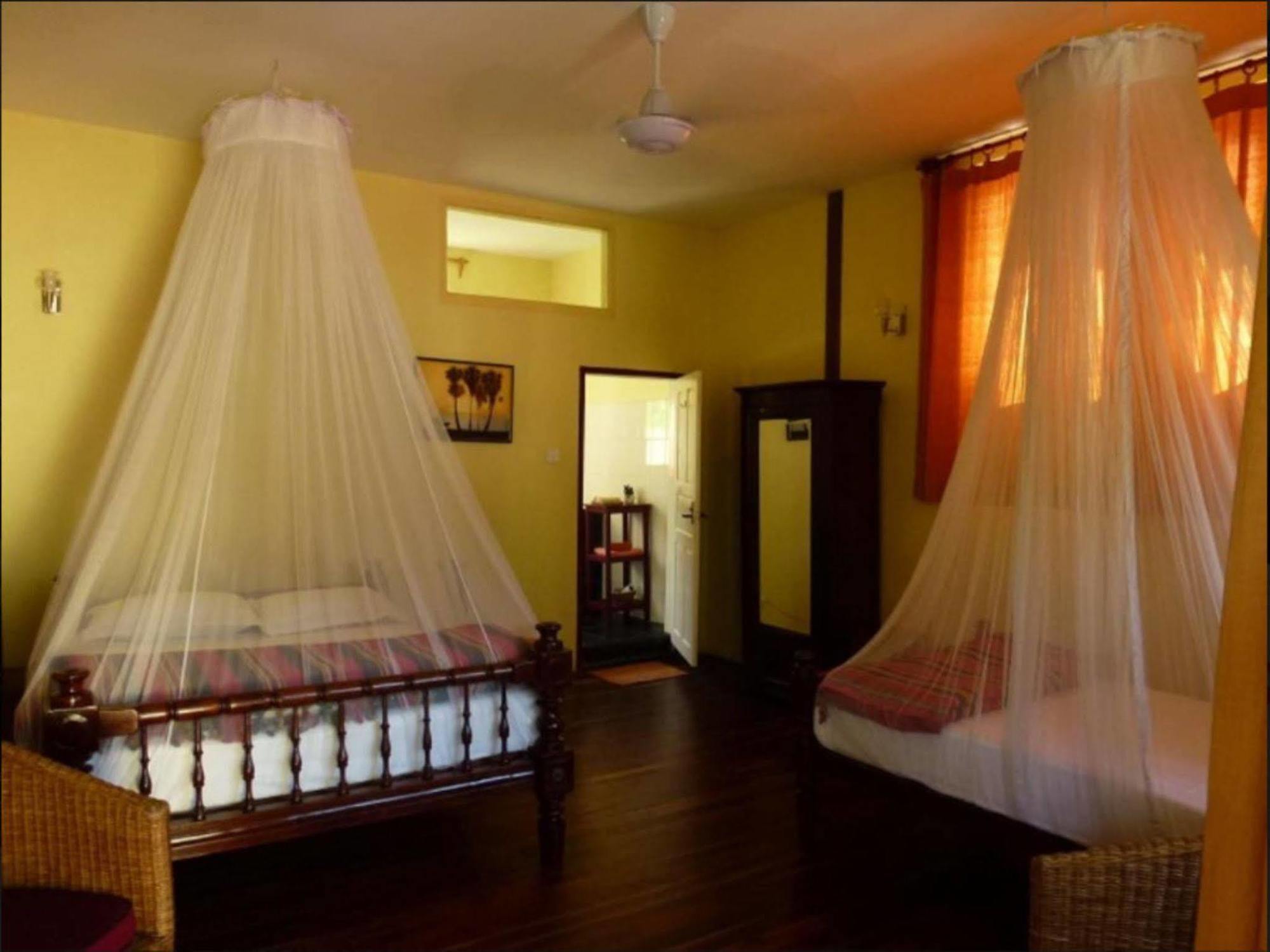 Alamanda Inn, Boutique Hotel And French Restaurant Янгон Экстерьер фото